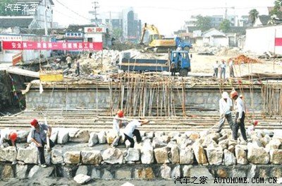 红旗南路与迎水道交口施工拥堵出行提示 