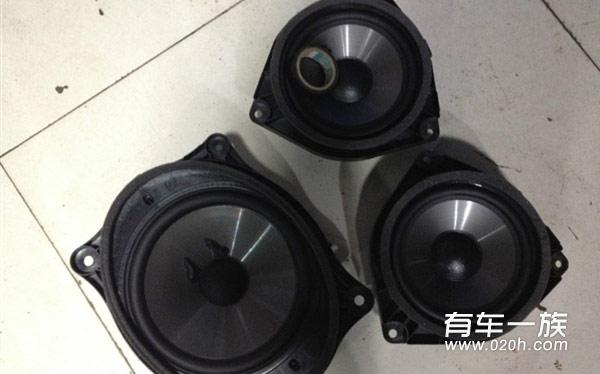 雷克萨斯GS250改装音响作业 