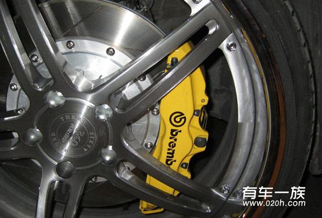 宝马7改装brembo刹车22寸锻造轮殻作业