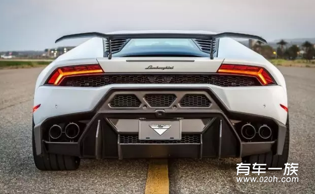 白色兰博基尼Huracan