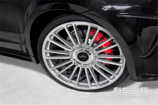 威猛的胖子 Mansory 宽体卡宴现身日内瓦