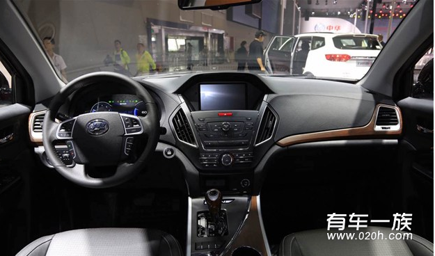 力帆X80亮相 定位中型SUV/搭2.0T发动机